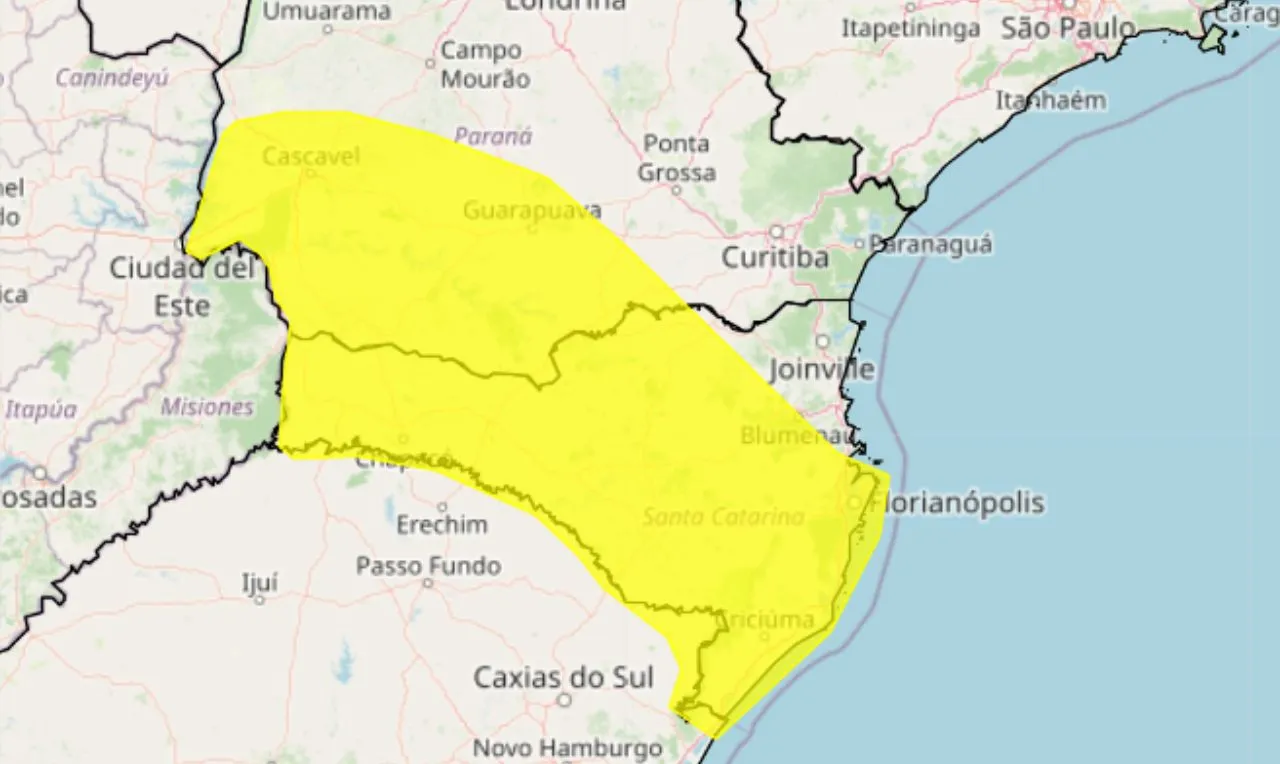 O mapa mostra as áreas em alerta para chuva intensa